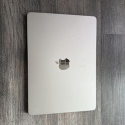 MacBook Air 13" 2024 macOS 15.1
