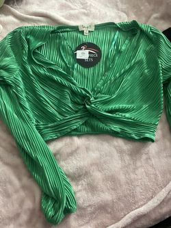 green crop top size M