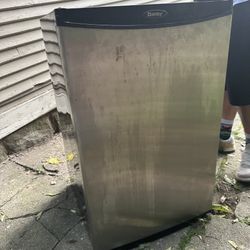 Mini Fridge 