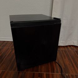 Mini fridge