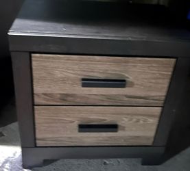 Nightstand r end-table with 2-drawers