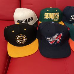 VINTAGE RETRO SNAPBACKS