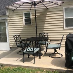 Patio Teybol 4 Cheair Umbrela  Umbrela Stalk All Seat Wery Good Laik Brend New 300$