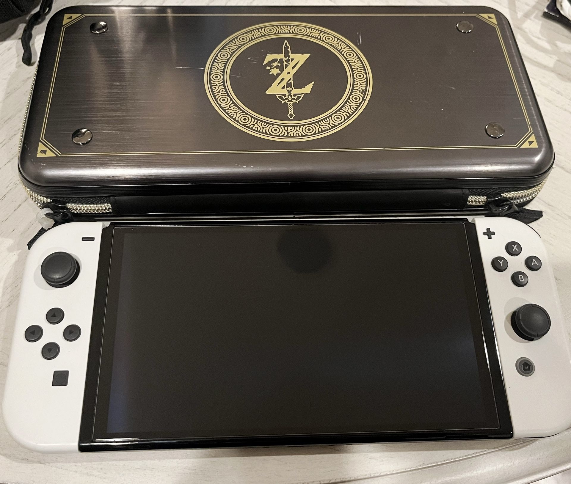 Nitendo Switch Oled With 3 Games