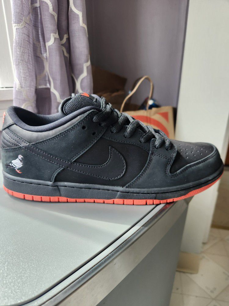 Nike Dunk Black Pigeon 9.5 Can Show The EBAY AUTHENTICATION 