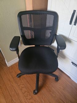 Office Master Chair Like New