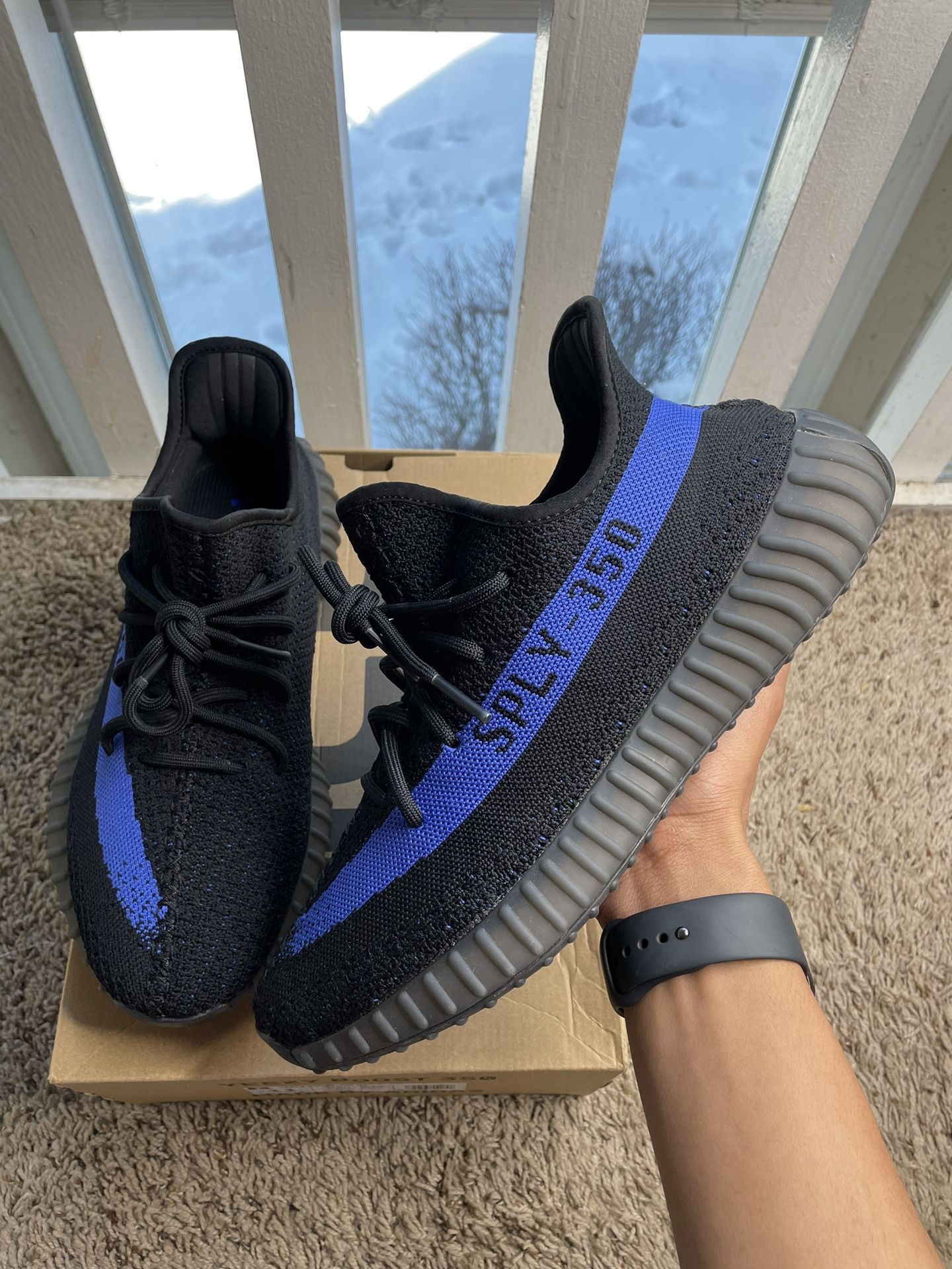 Yeezy Boost 350 V2 Dazzling Blue