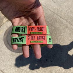 (2) ACL Weekend Two Artist Bands