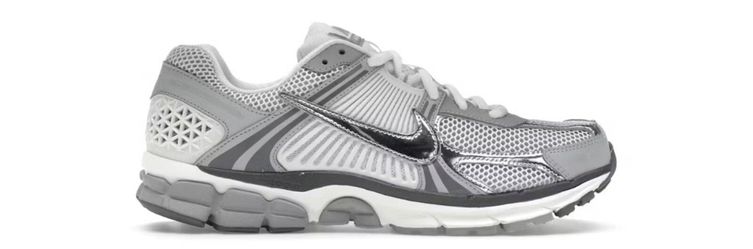 Size 10.5 Nike Zoom Vomero 5 Metallic Silver