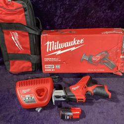 🧰🛠Milwaukee M12 HACKZALL Reciprocating Saw Kit w/(1)1.5Ah Battery/Charger&Tool Bag-NEW!-$110!🧰🛠