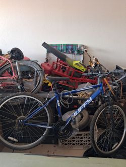 2 huffy bikes