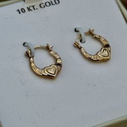 10K Gold Heart Hoop Earrings 