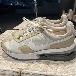 women’s Nike Shoes 6.5