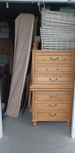 Queen Mattress Like New 