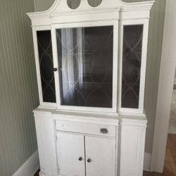 Old Fashioned China Cabinet 