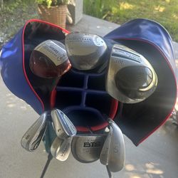 Golf bag with clubs