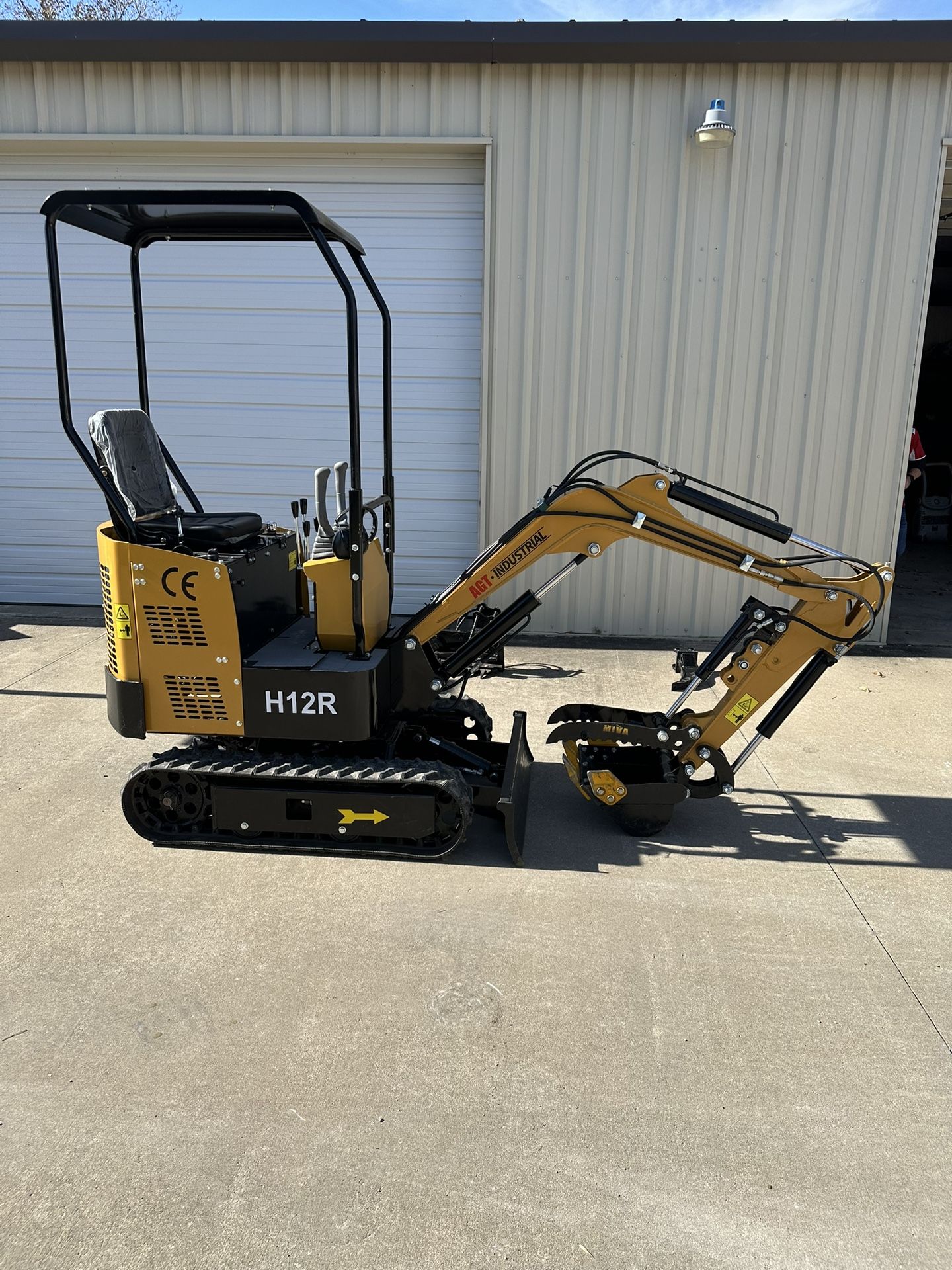 2024 AGT H12R 1 Ton Mini Excavator