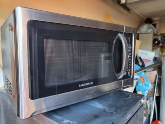 Small microwave in the kitchen works great 19th ave and baseline