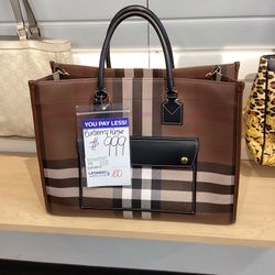 Burberry Purse 