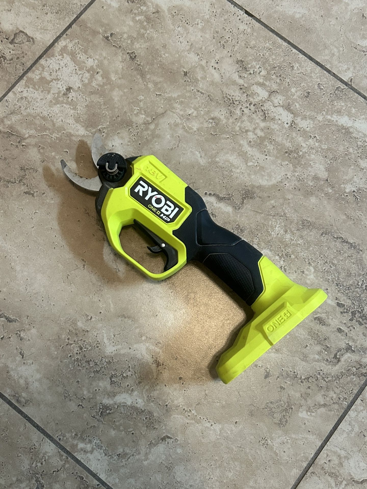 Ryobi 18v HP Brushless Pruning Shear (tool Only)