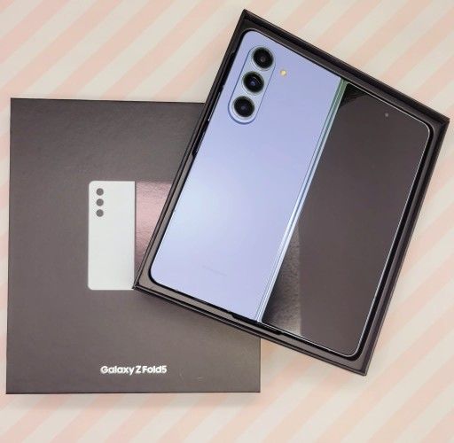 WITH BOX SAMSUNG GALAXY Z FOLD 5 5G UNLOCKED. DRONE LOWEST WHOLESALE PRICES WITH OPTION TO PAY IN PAYMENTS WITH NO CREDIT CHECKS