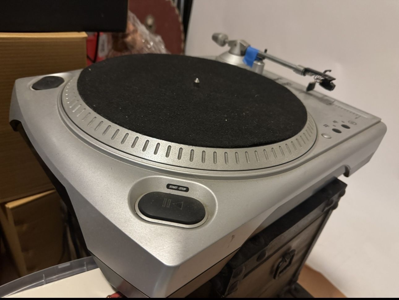 NEWMARK TT1600 Turntable / Record Player