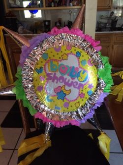 Baby shower piñata