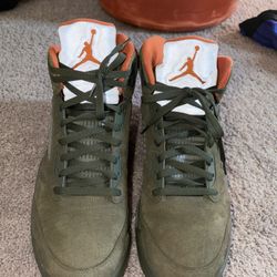 Olive 5’s Size 13 