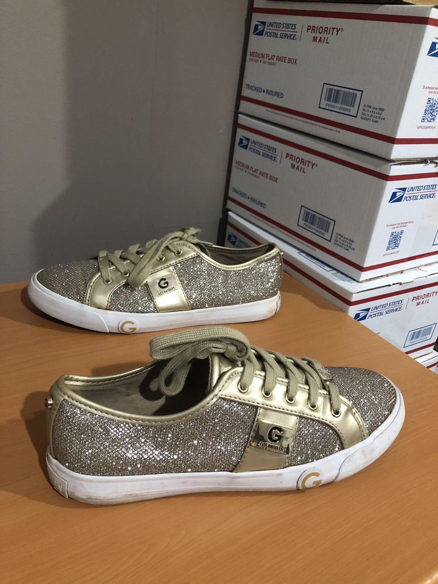 G BY GUESS WOMEN SNEAKERS SIZE 9 for Paterson, - OfferUp