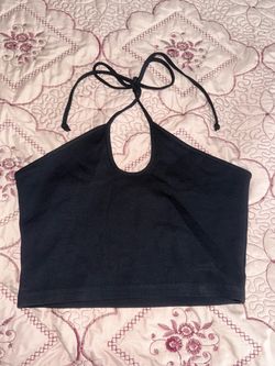 Black crop top shirt