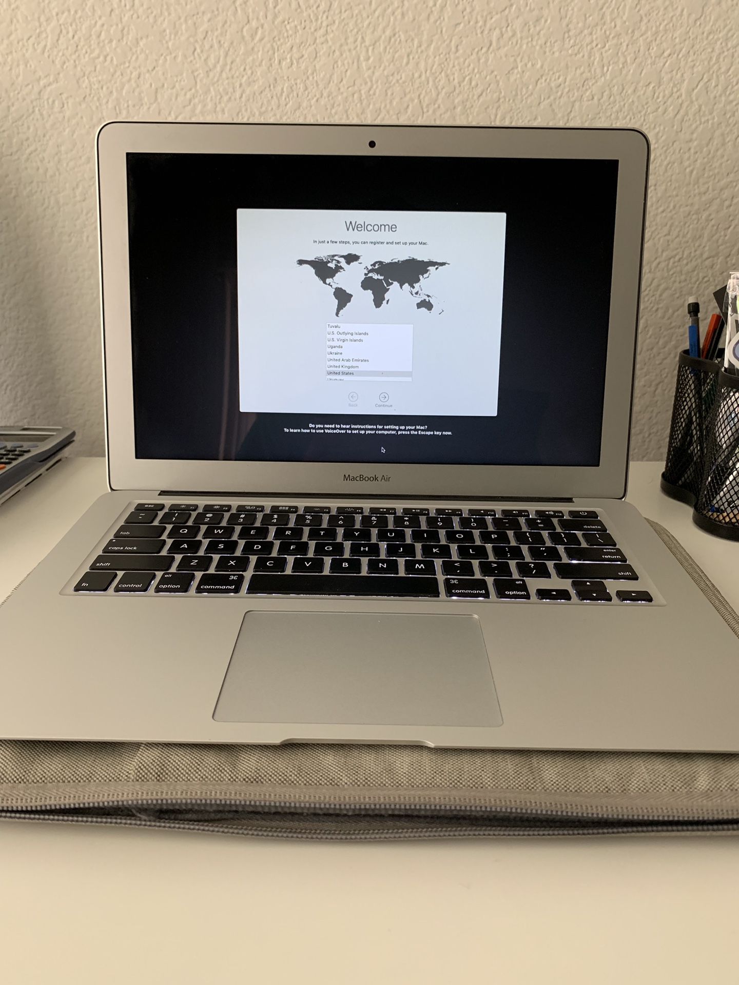 Early 2015 MacBook Air 13” 8GB 128GB HD