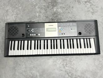 Yamaha YPT-220 Black White 61 Key Portable Electronic Digital Keyboard Has Bad