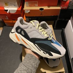 Adidas Yeezy 700 Waverunner size 10.5 VNDS