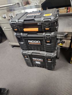 RIDGID
Pro Gear System Gen 2.0 Stackable Rolling Tool Box , 22 in. Heavy Duty Tool Box, and Compact Tool Box