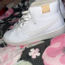 Nike Shoes Size 9