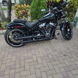 2019 Harley Davidson Breakout