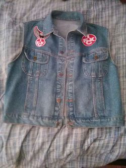 1980 Vintage Size Large Men's Denim Vest.
