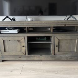 Credenza/ TV Stand