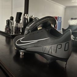 Nike Vapor Cleats Size 7