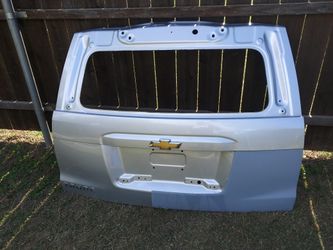 Lift gate 2015 tahoe on up