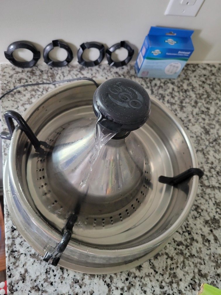 Big sale was 50 now only 30.00 D360ss Pet Fountain
