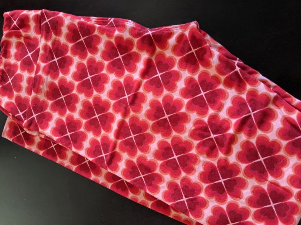 LuLaRoe Valentine Leggings Size OS