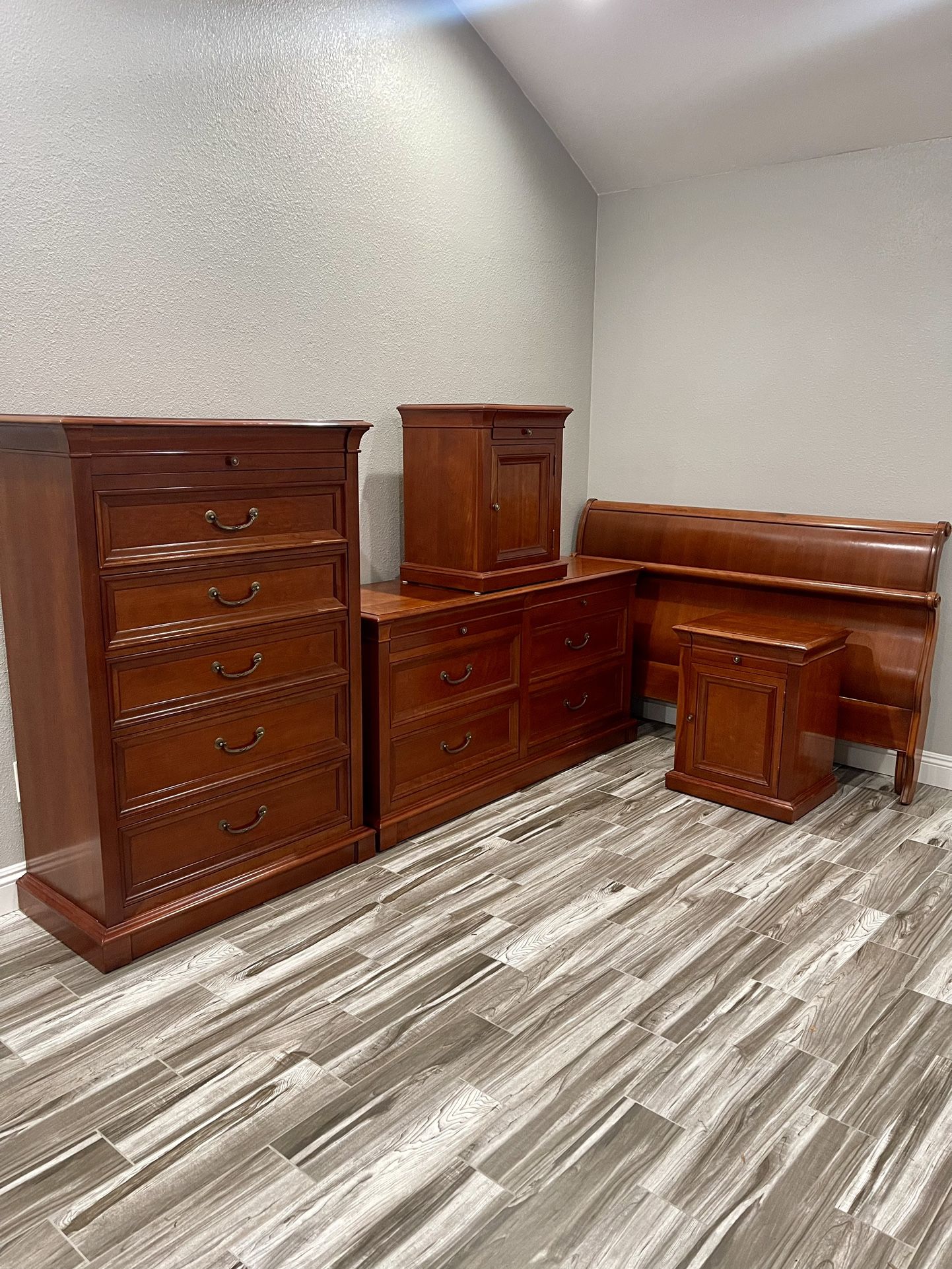 Ethan Allen Queen Bedroom Set