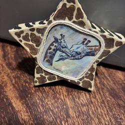 Star-Shaped Giraffe Trinket Box – Hand-Painted Jungle Decor