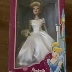 Disney Princes Porcelain Cinderella Avon Exclusive  