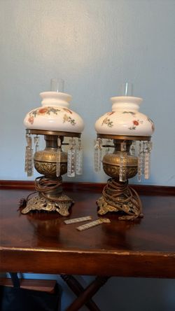 Pair of Vintage Aladdin Gone With the Wind Victorian Milk Glass Lamps 15”
