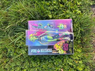 Monster High Venus McFlytrap Doll