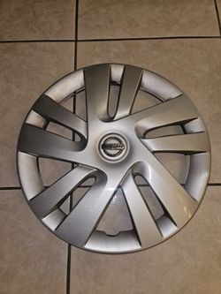Original Nissan Hub-cap (1) Used "14" 