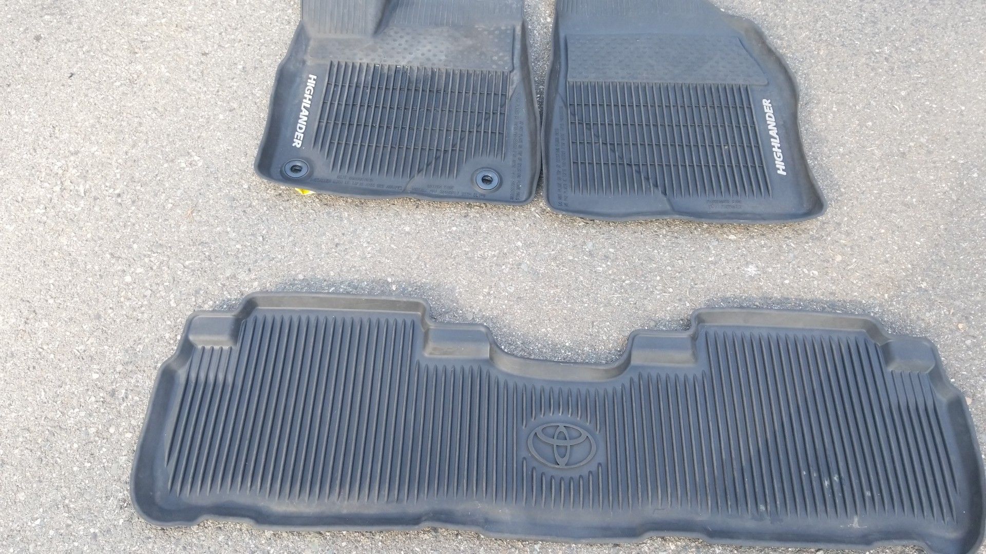 Toyota Highlander floor mats 2016