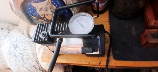 Portable Mini Air Compressor with Gauge